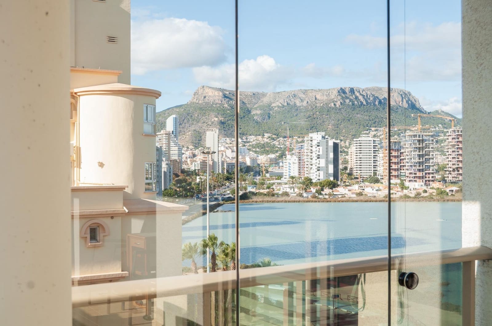 2 bedroom Apartment for sale in Calpe / Calp with pool - € 375,000 (Ref: 9440227)