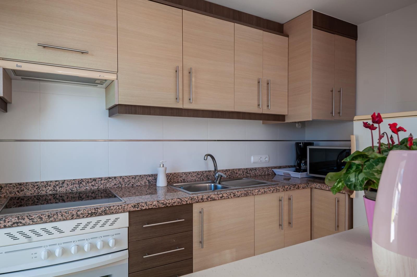 2 bedroom Apartment for sale in Calpe / Calp with pool - € 375,000 (Ref: 9440227)
