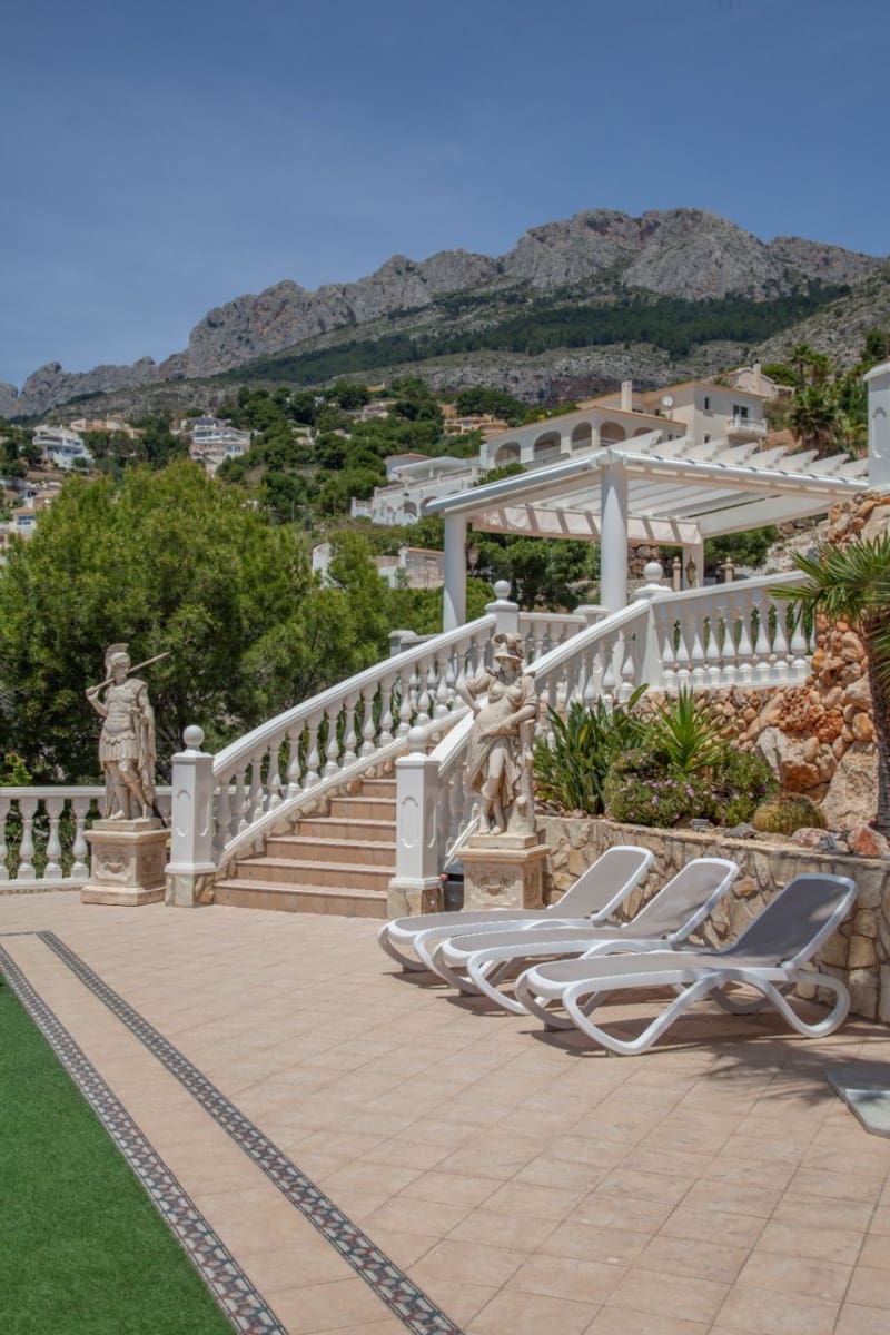 10 bedroom Villa for sale in Altea with pool - € 3,930,000 (Ref: 9440232)