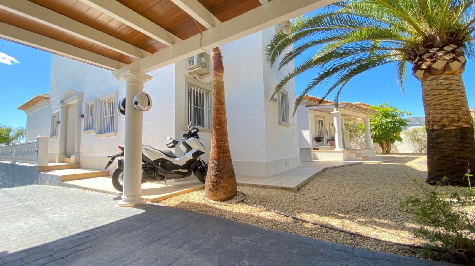 4 sovrum Villa till salu i Calpe / Calp med pool - 1 195 000 € (Ref: 9440233)