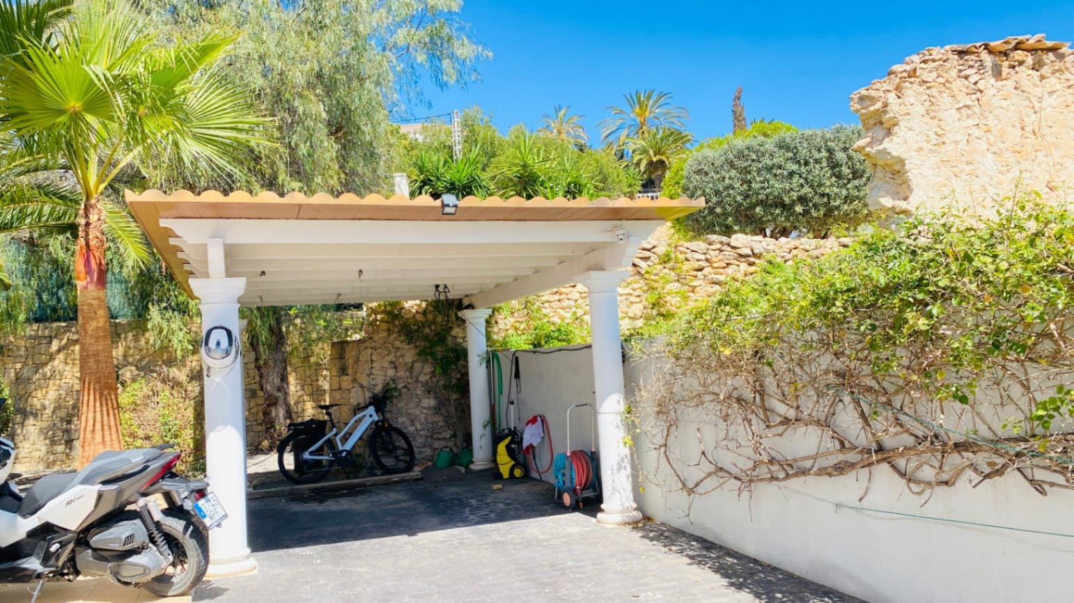 4 sovrum Villa till salu i Calpe / Calp med pool - 1 195 000 € (Ref: 9440233)