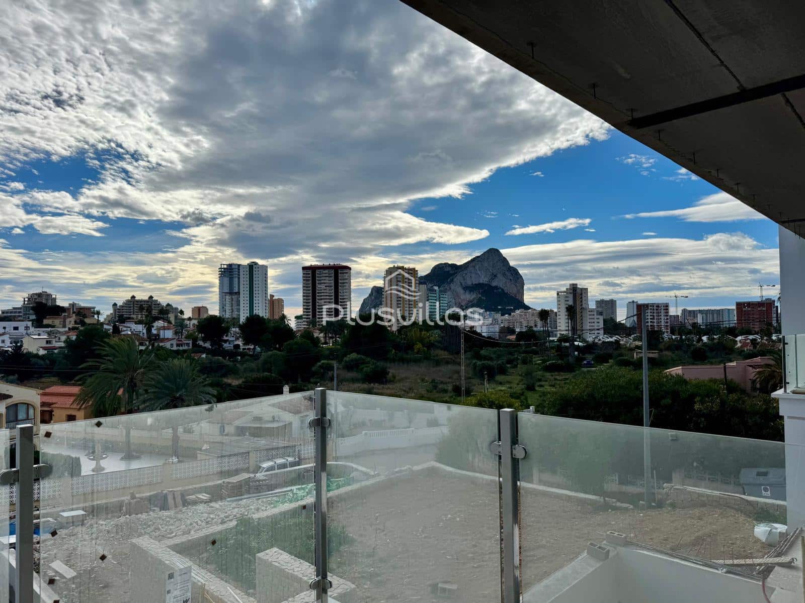 3 soveværelse Villa til salg i Calpe / Calp med swimmingpool - € 1.099.000 (Ref: 9468673)