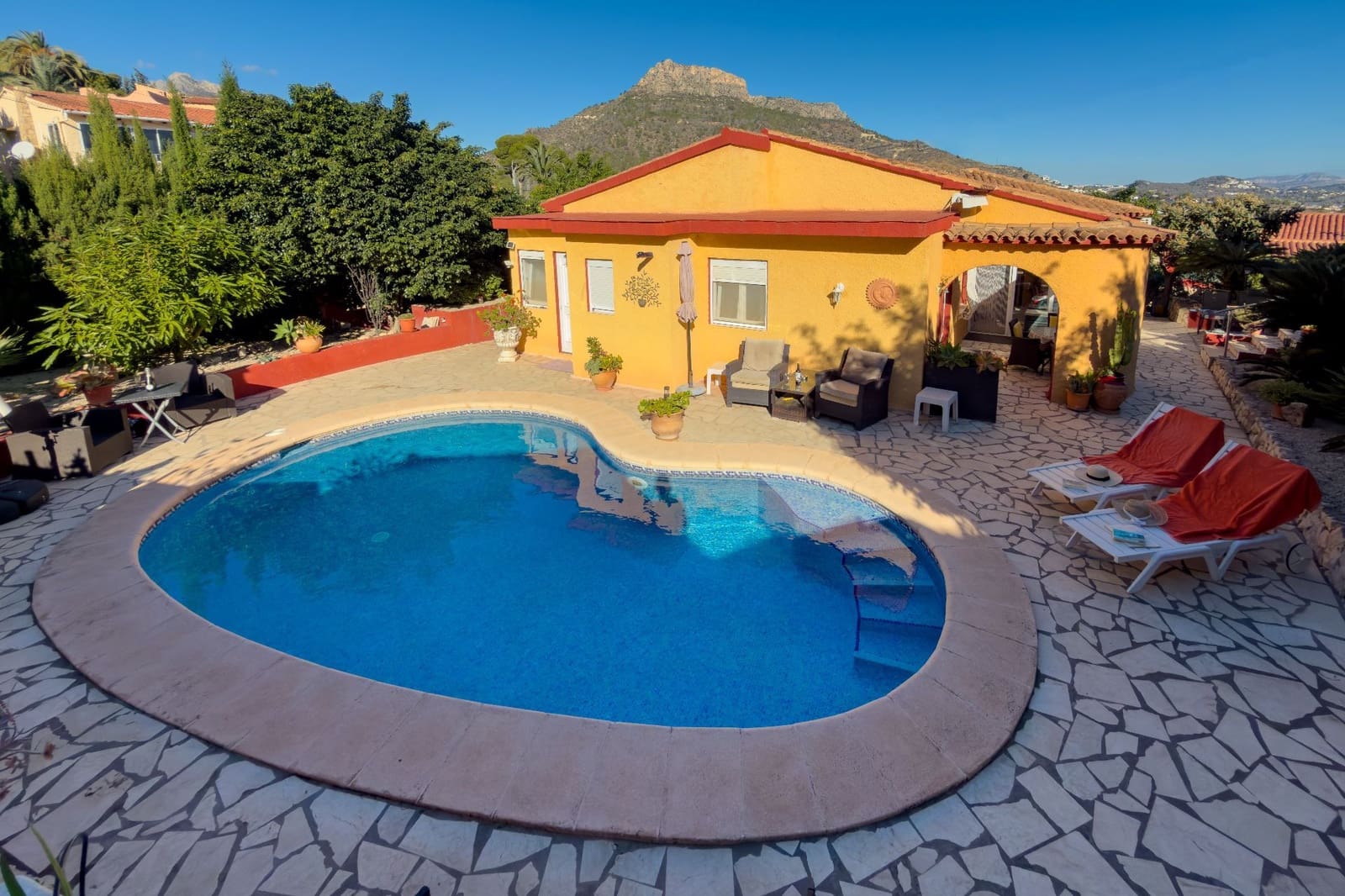 2 chambre Villa/Maison à vendre à Calpe / Calp avec piscine - 590 000 € (Ref: 9485359)