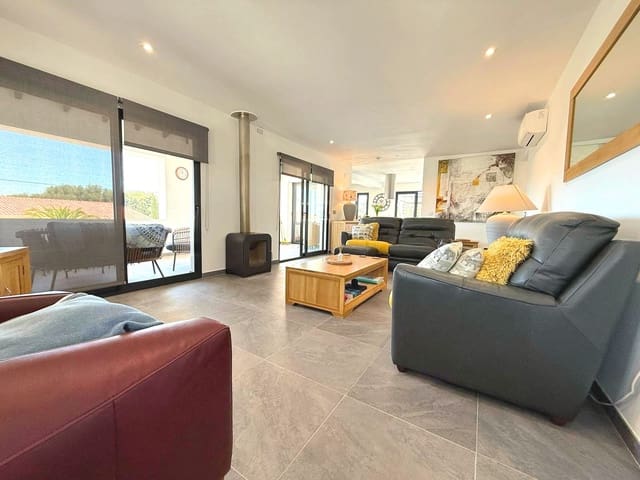 2 bedroom Villa for sale in Oltamar - Cucarres, Calpe / Calp with pool - € 650,000 (Ref: 9509170)