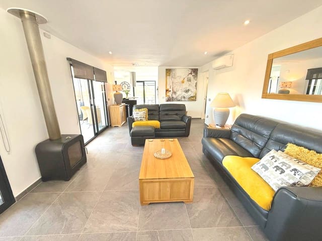 2 bedroom Villa for sale in Oltamar - Cucarres, Calpe / Calp with pool - € 650,000 (Ref: 9509170)