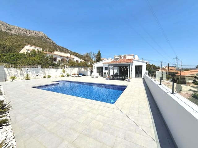2 bedroom Villa for sale in Oltamar - Cucarres, Calpe / Calp with pool - € 650,000 (Ref: 9509170)