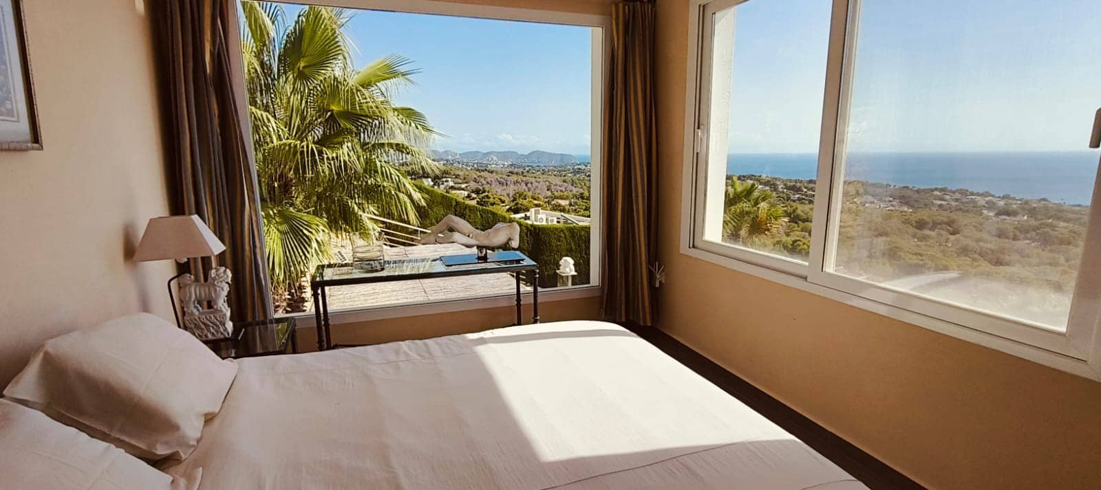 4 bedroom Villa for sale in Calpe / Calp with pool - € 1,390,000 (Ref: 9509177)