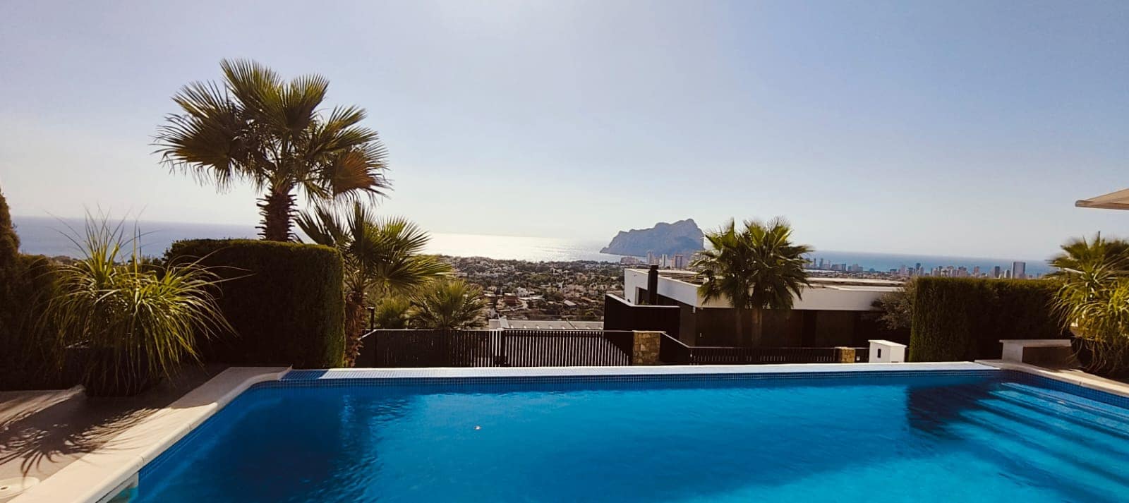 4 bedroom Villa for sale in Calpe / Calp with pool - € 1,390,000 (Ref: 9509177)