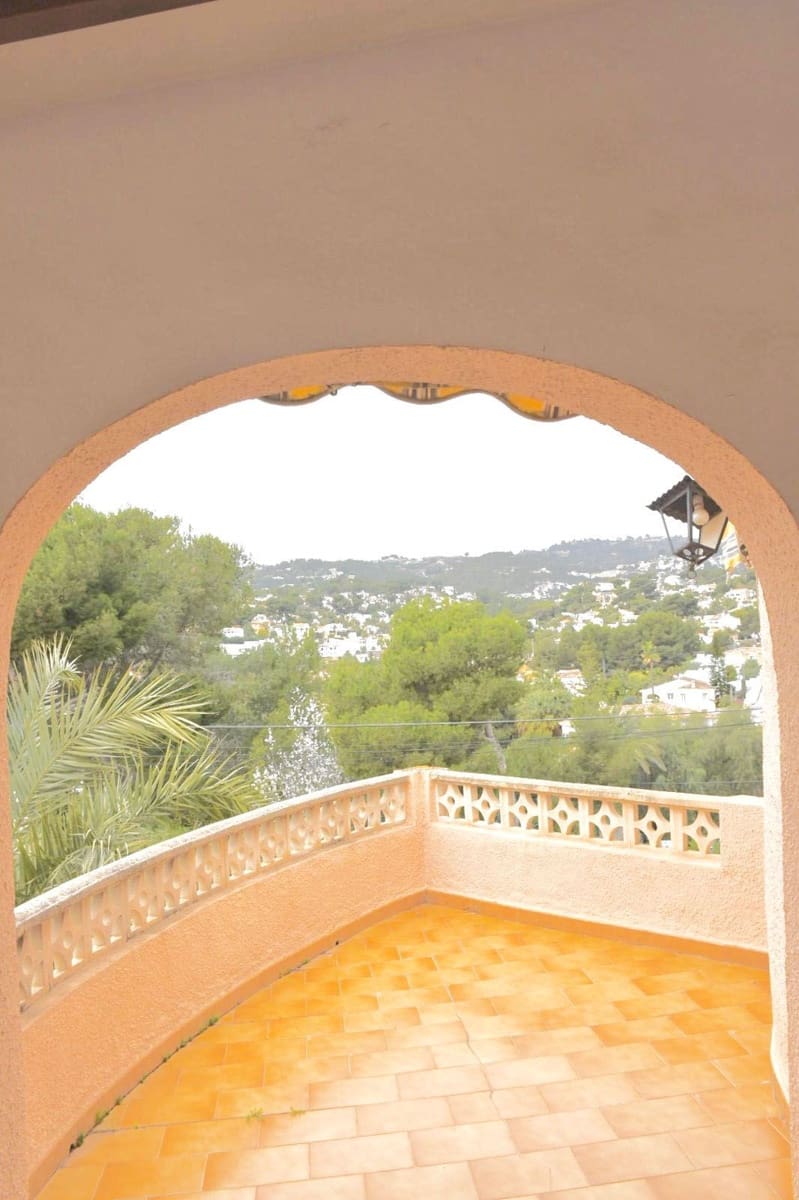 4 bedroom Villa for sale in Benissa with pool - € 615,000 (Ref: 9509184)