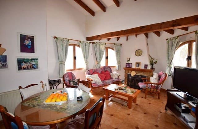 4 Zimmer Villa zu verkaufen in Gargasindi, Calpe / Calp mit Pool - 639.000 € (Ref: 9509187)