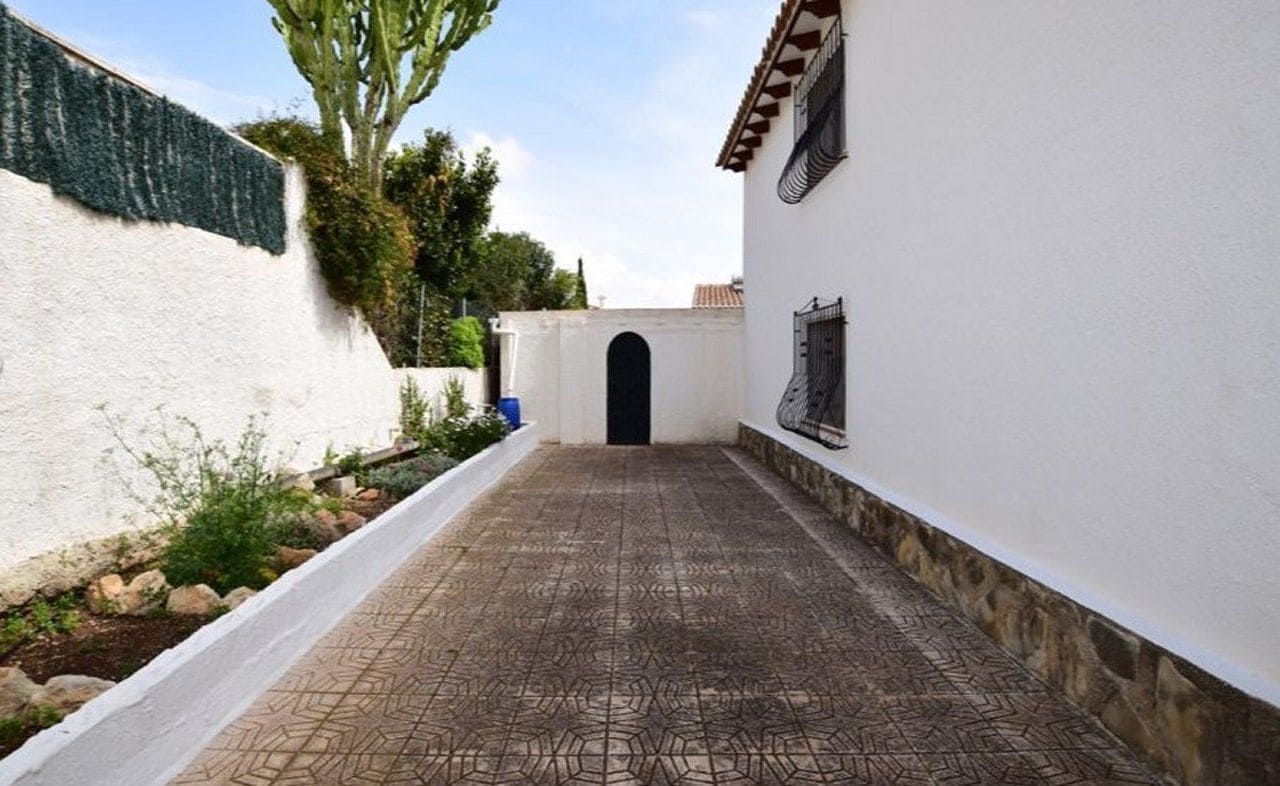 4 Zimmer Villa zu verkaufen in Calpe / Calp mit Pool - 639.000 € (Ref: 9509187)