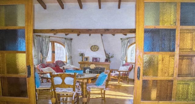 4 Zimmer Villa zu verkaufen in Gargasindi, Calpe / Calp mit Pool - 639.000 € (Ref: 9509187)