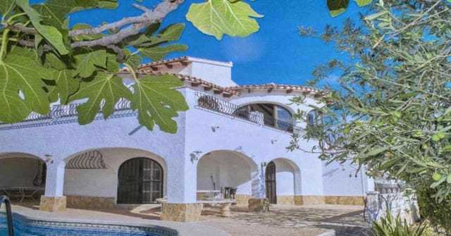 4 Zimmer Villa zu verkaufen in Gargasindi, Calpe / Calp mit Pool - 639.000 € (Ref: 9509187)