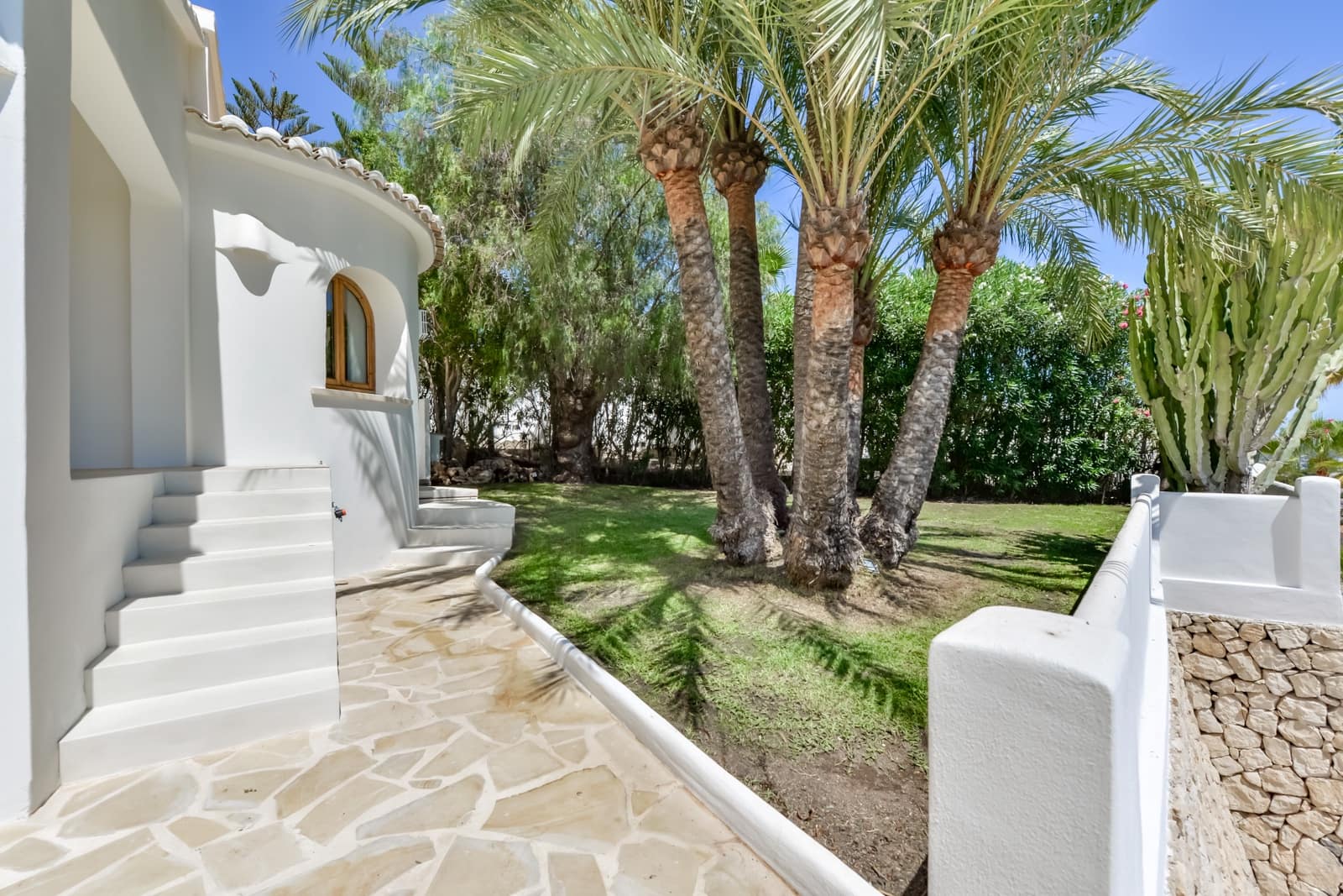 4 soveværelse Villa til salg i Moraira med swimmingpool - € 2.175.000 (Ref: 9509189)