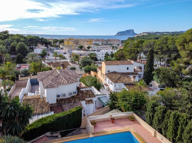 Chalet de 3 habitaciones en Casco Urbano, Teulada-Moraira en venta con piscina - 1.795.000 € (Ref: 9509191)