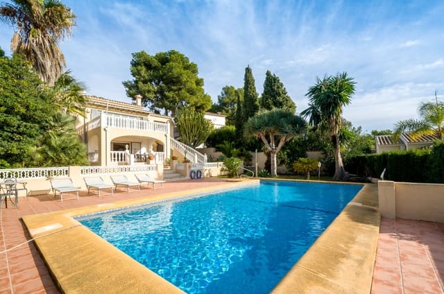 Chalet de 3 habitaciones en Casco Urbano, Teulada-Moraira en venta con piscina - 1.795.000 € (Ref: 9509191)