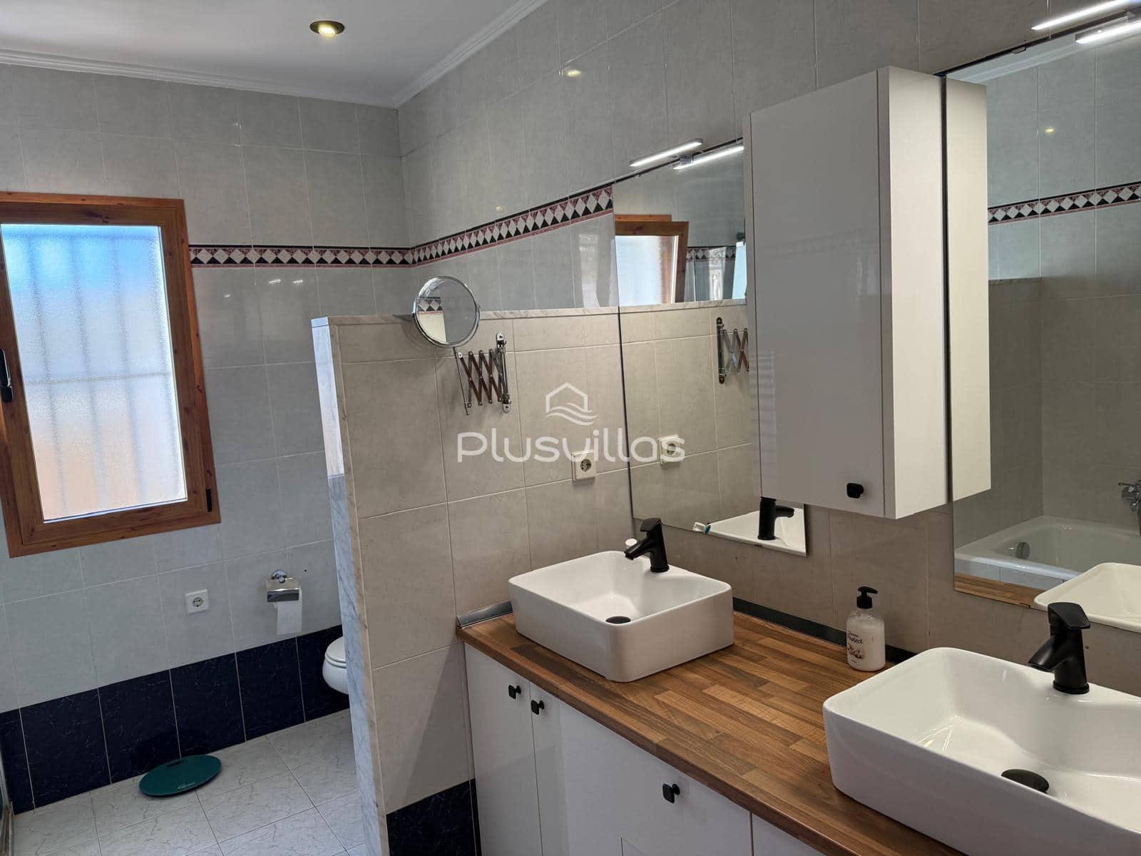 Chalet de 3 habitaciones en Calpe / Calp en venta con piscina - 850.000 € (Ref: 9513575)