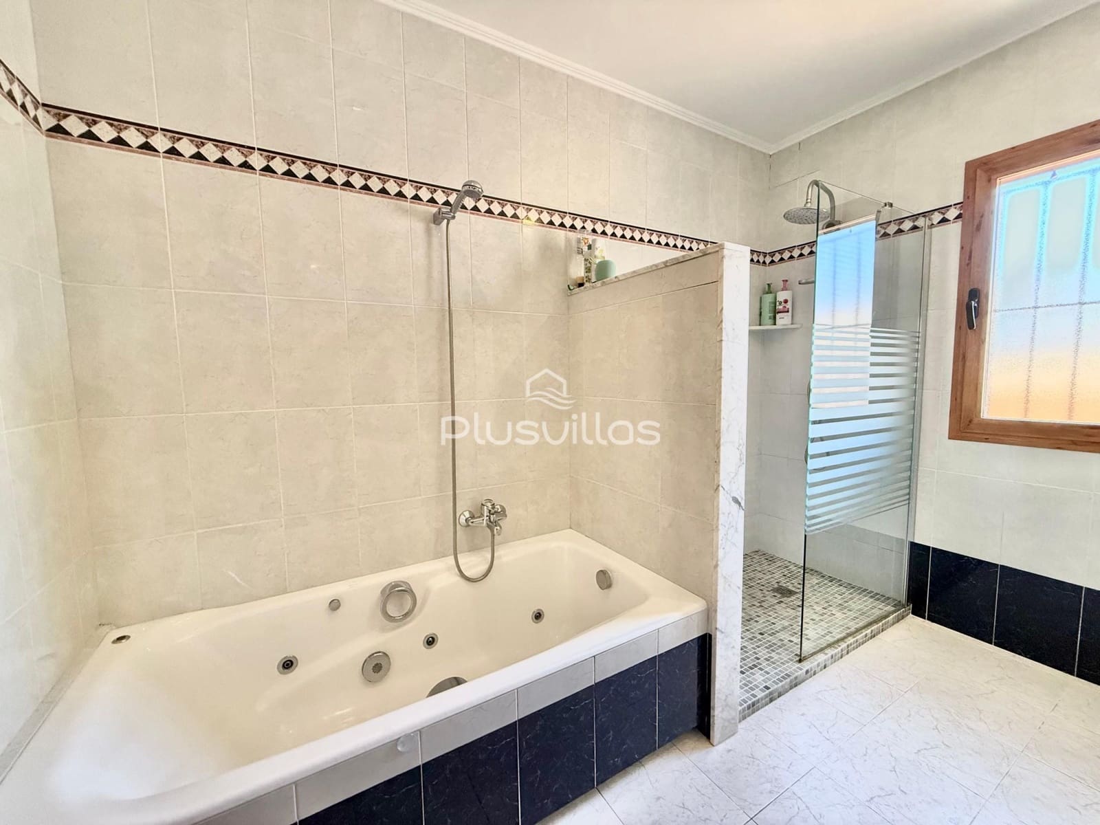 3 sypialnia Willa na sprzedaż w Calpe / Calp z basenem - 779 000 € (Ref: 9513575)