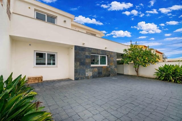 4 soveværelse Villa til salg i Pueblo - Urbanizaciones, Alfaz del Pi / L'Alfàs del Pi med swimmingpool - € 902.000 (Ref: 9569119)