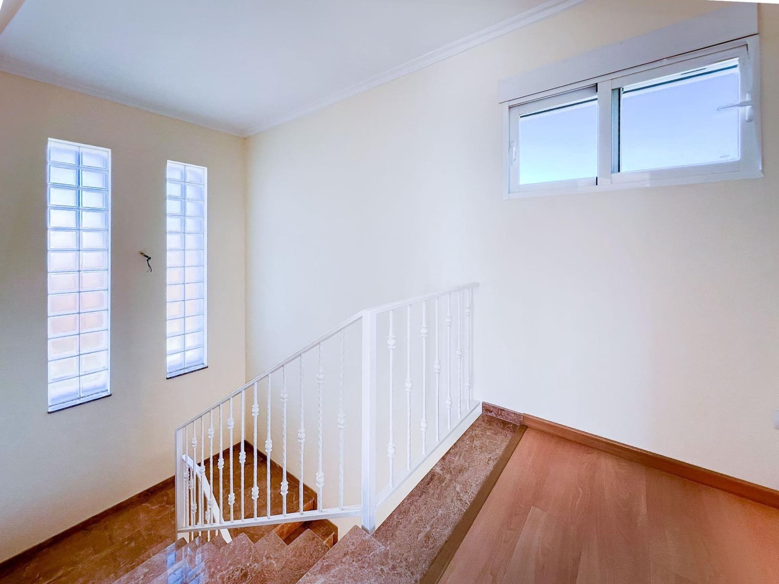 4 chambre Villa/Maison à vendre à Alfaz del Pi / L'Alfas del Pi avec piscine - 745 000 € (Ref: 9569120)