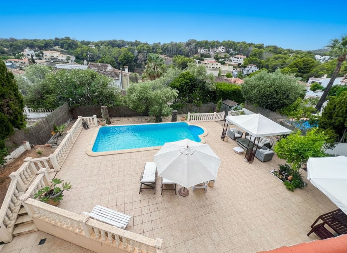 4 soveværelse Villa til salg i Benissa med swimmingpool - € 590.000 (Ref: 9569127)