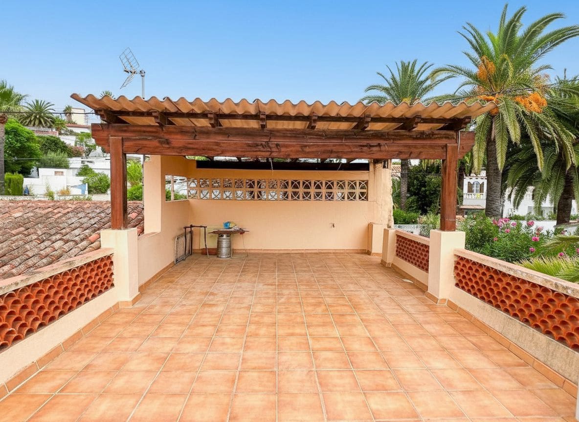 4 soveværelse Villa til salg i Benissa med swimmingpool - € 590.000 (Ref: 9569127)