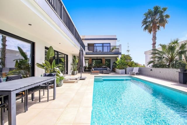 4 soveværelse Villa til salg i Pueblo, Calpe / Calp med swimmingpool - € 1.589.000 (Ref: 9569130)