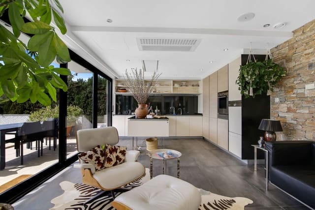 4 soveværelse Villa til salg i Pueblo, Calpe / Calp med swimmingpool - € 1.589.000 (Ref: 9569130)