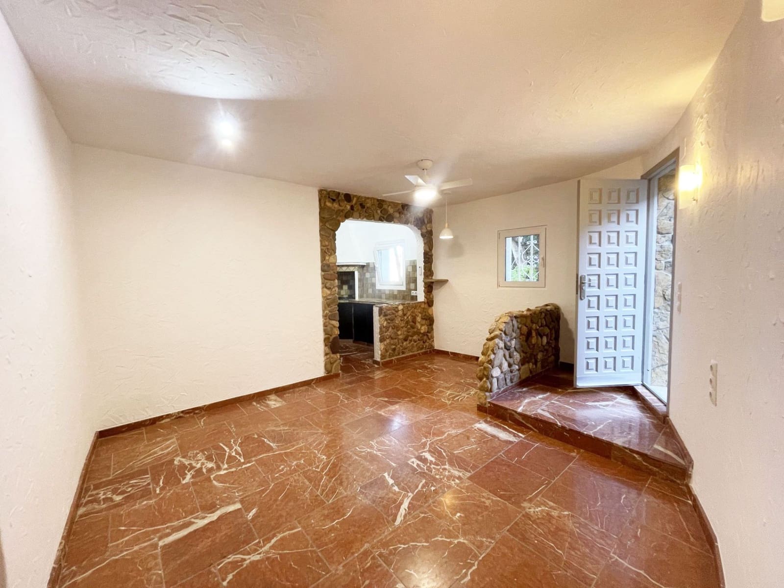 Chalet de 4 habitaciones en Calpe / Calp en venta con piscina - 590.000 € (Ref: 9569133)