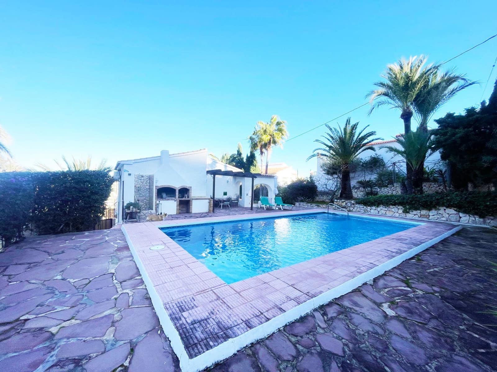 Chalet de 4 habitaciones en Calpe / Calp en venta con piscina - 590.000 € (Ref: 9569133)