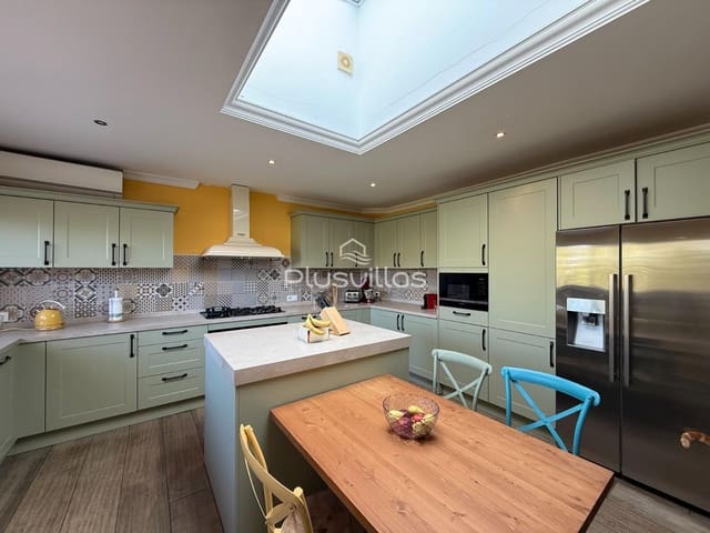 Chalet de 3 habitaciones en Cometa - Carrió, Calpe / Calp en venta con piscina - 605.000 € (Ref: 9586811)