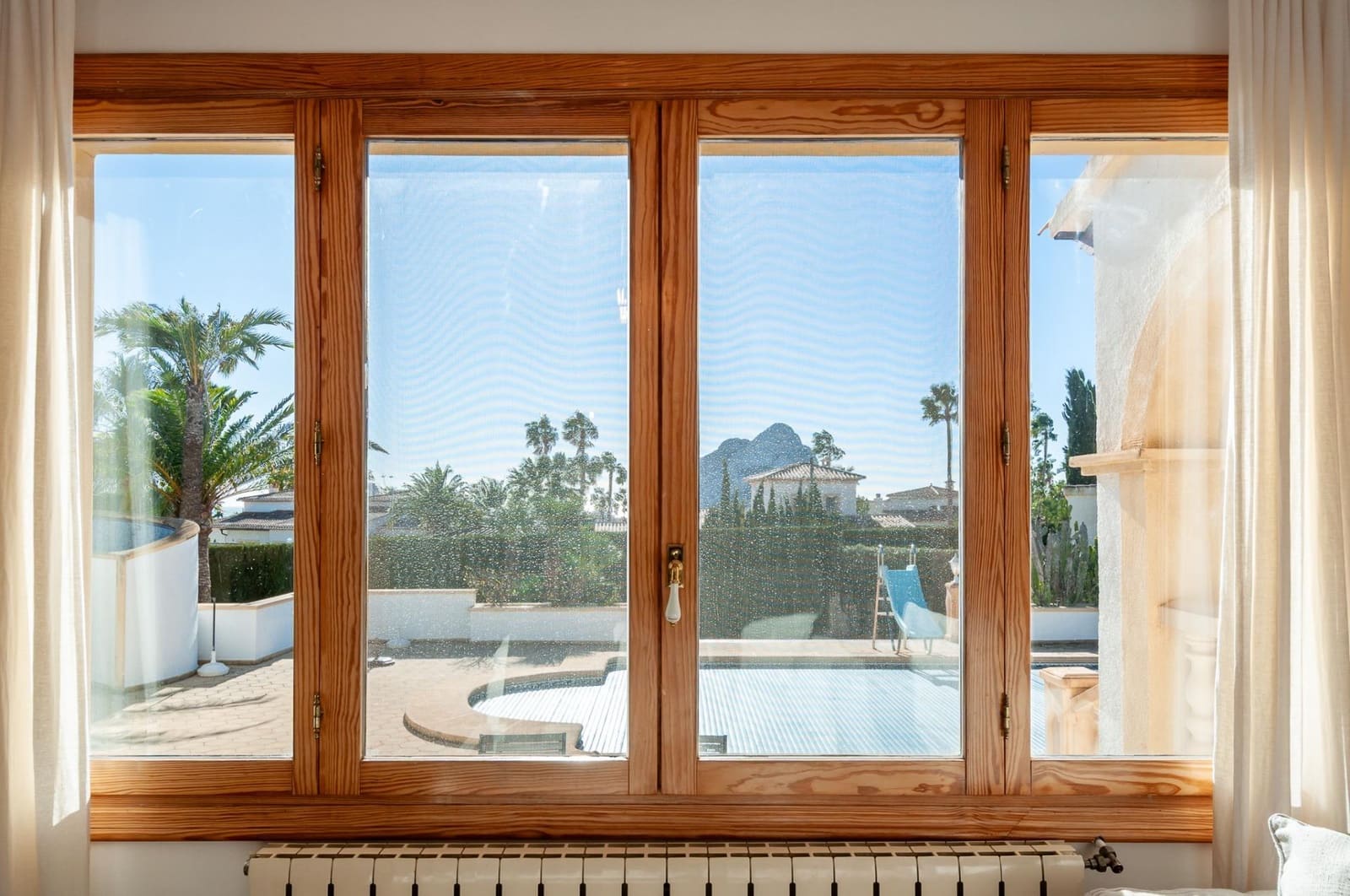 4 soveværelse Villa til salg i Calpe / Calp med swimmingpool - € 780.000 (Ref: 9586813)