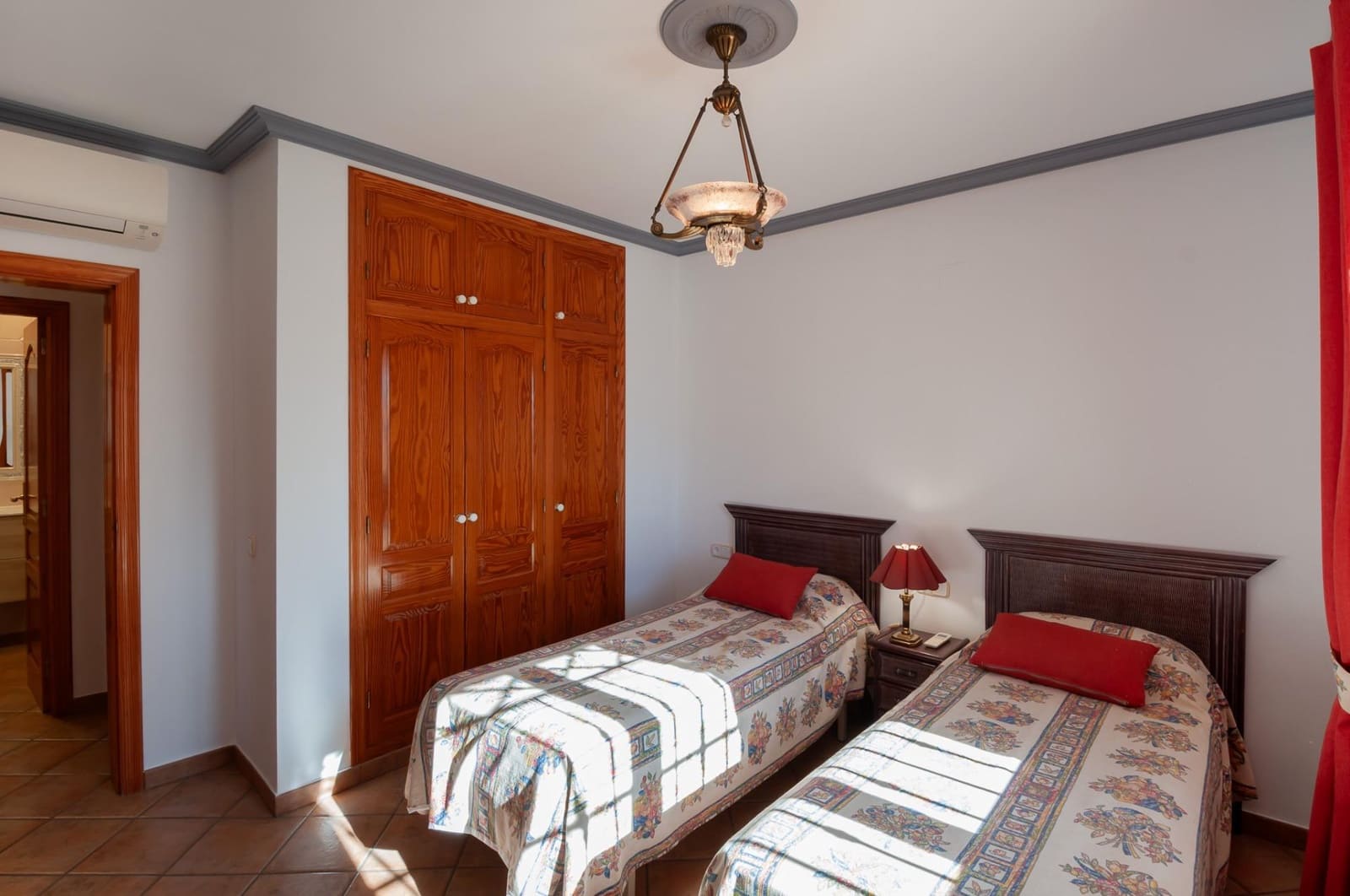 4 soveværelse Villa til salg i Calpe / Calp med swimmingpool - € 780.000 (Ref: 9586813)