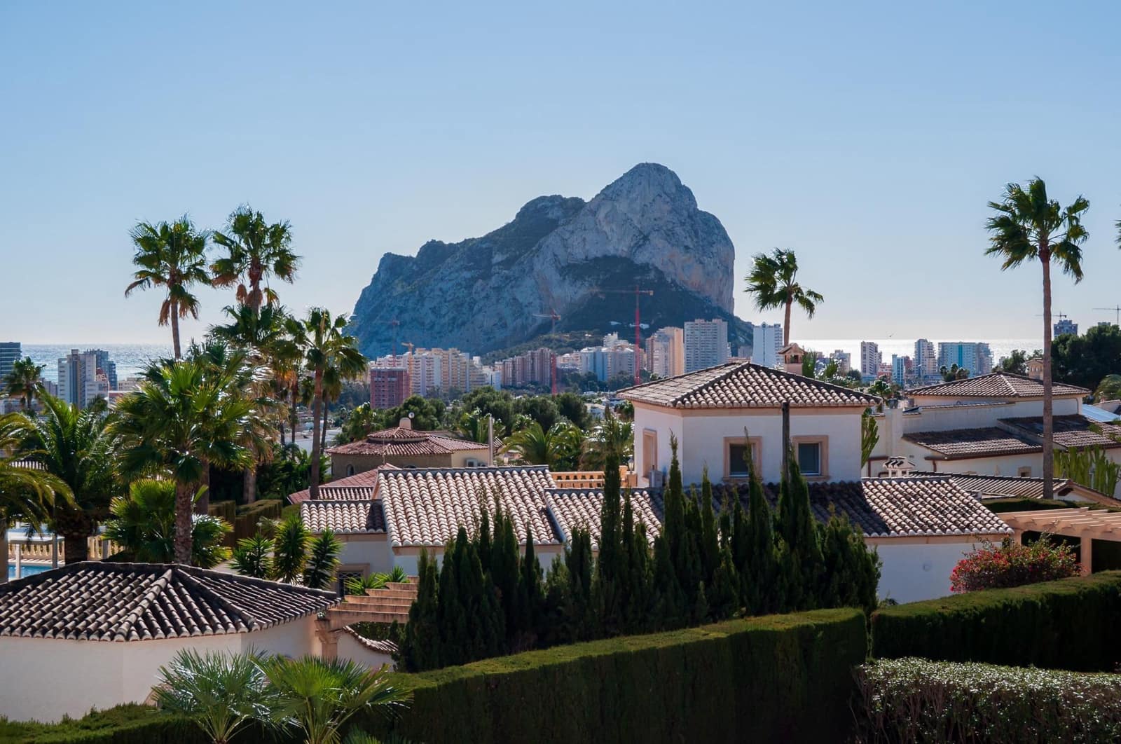 4 soveværelse Villa til salg i Calpe / Calp med swimmingpool - € 780.000 (Ref: 9586813)