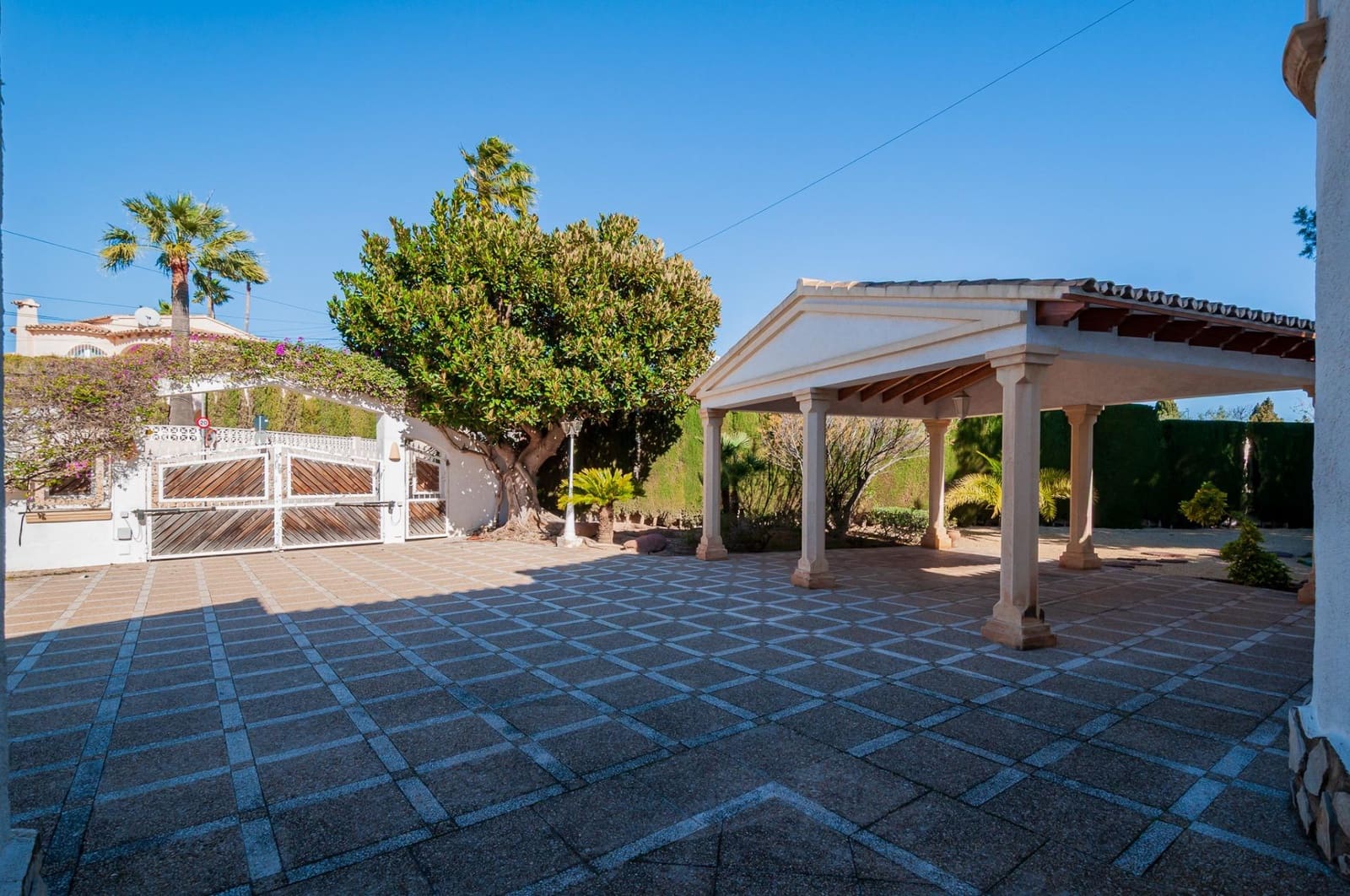 4 soveværelse Villa til salg i Calpe / Calp med swimmingpool - € 780.000 (Ref: 9586813)