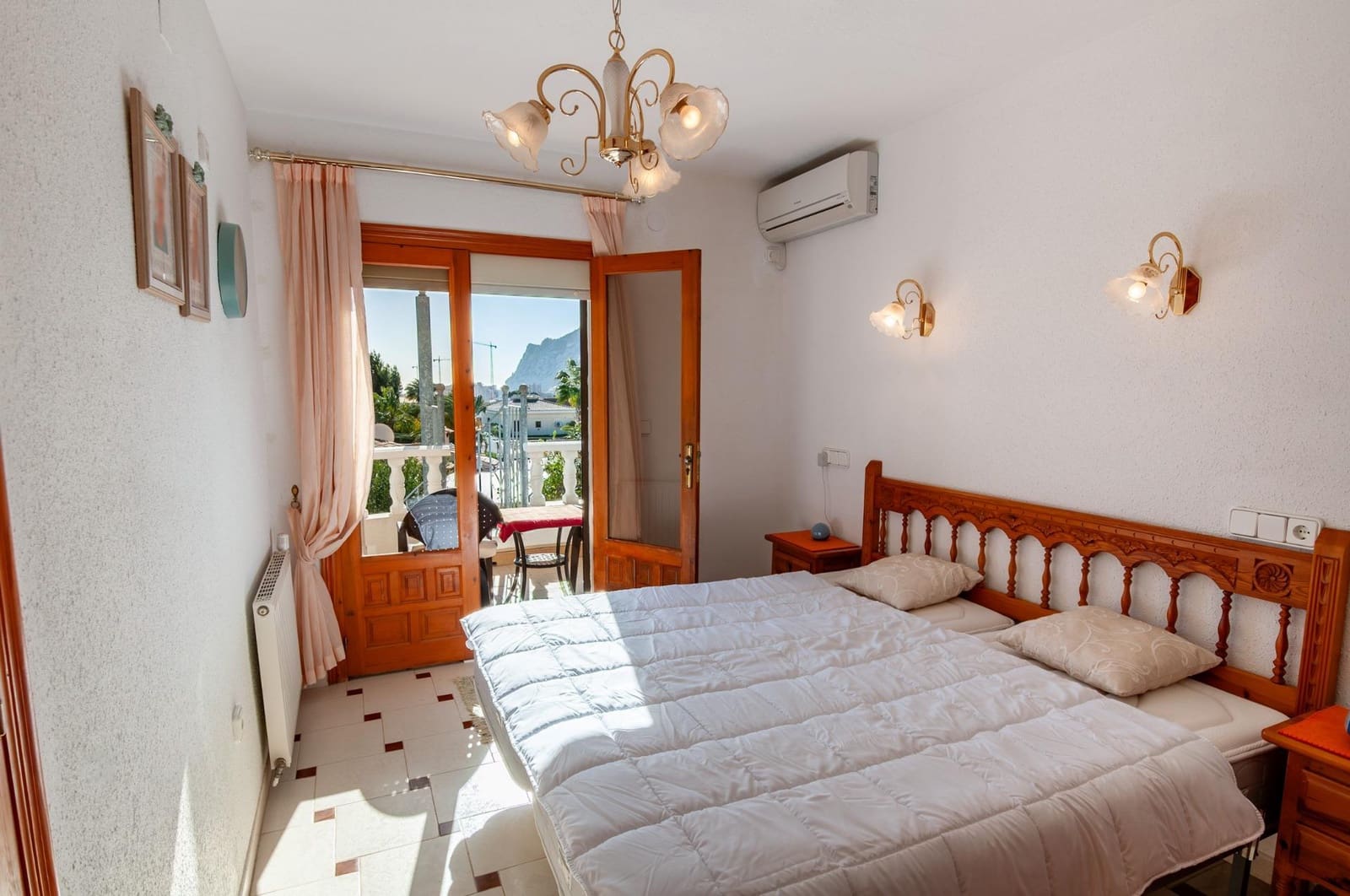 3 soveværelse Villa til salg i Calpe / Calp med swimmingpool - € 545.000 (Ref: 9586814)