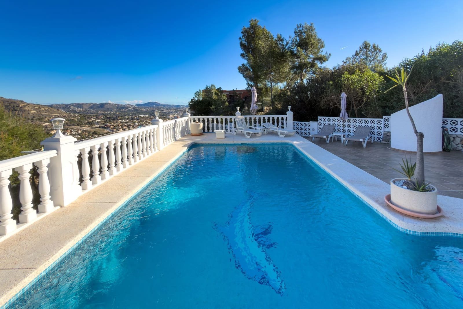 4 makuuhuone Huvila myytävänä paikassa Calpe / Calp mukana uima-altaan - 634 000 € (Ref: 9586817)