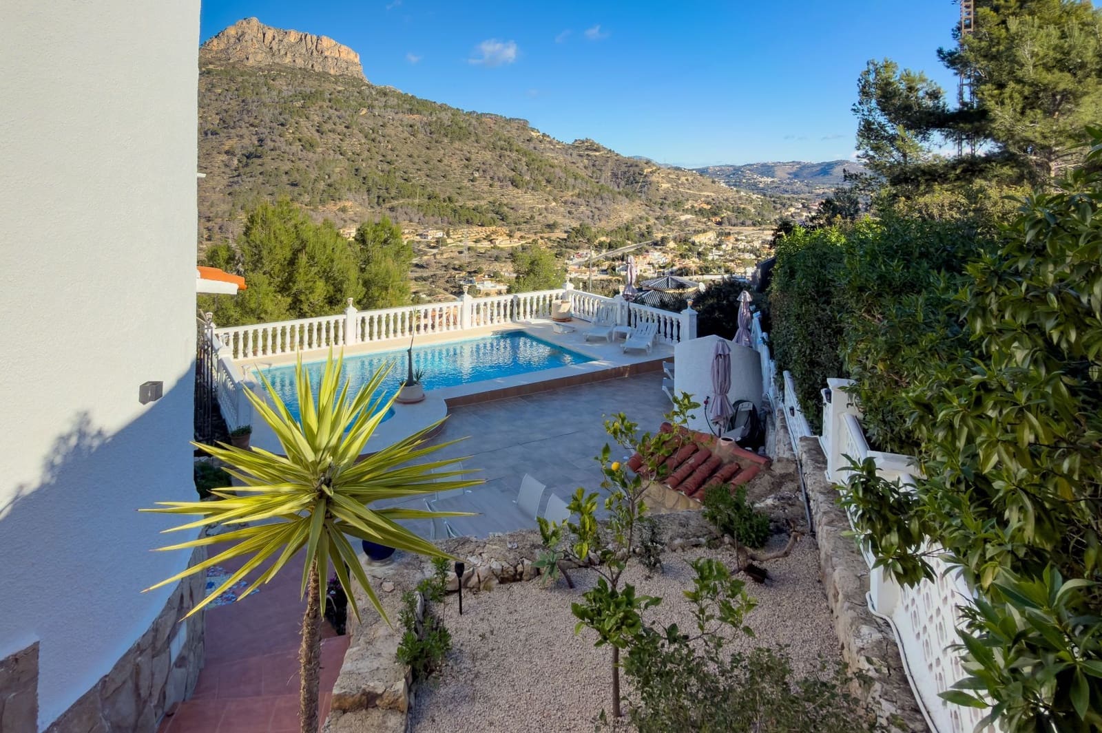 4 makuuhuone Huvila myytävänä paikassa Calpe / Calp mukana uima-altaan - 634 000 € (Ref: 9586817)