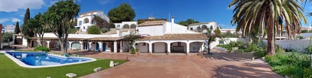 4 soveværelse Villa til salg i Pueblo, Calpe / Calp med swimmingpool - € 795.000 (Ref: 9586818)