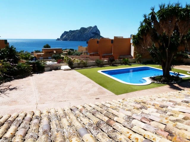 4 soveværelse Villa til salg i Pueblo, Calpe / Calp med swimmingpool - € 795.000 (Ref: 9586818)