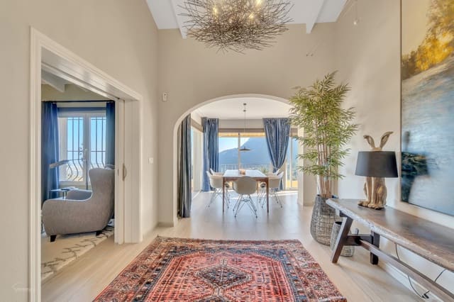 5 camera da letto Villa in vendita in Centro Urbano, Dénia con piscina - 699.000 € (Rif: 9608338)