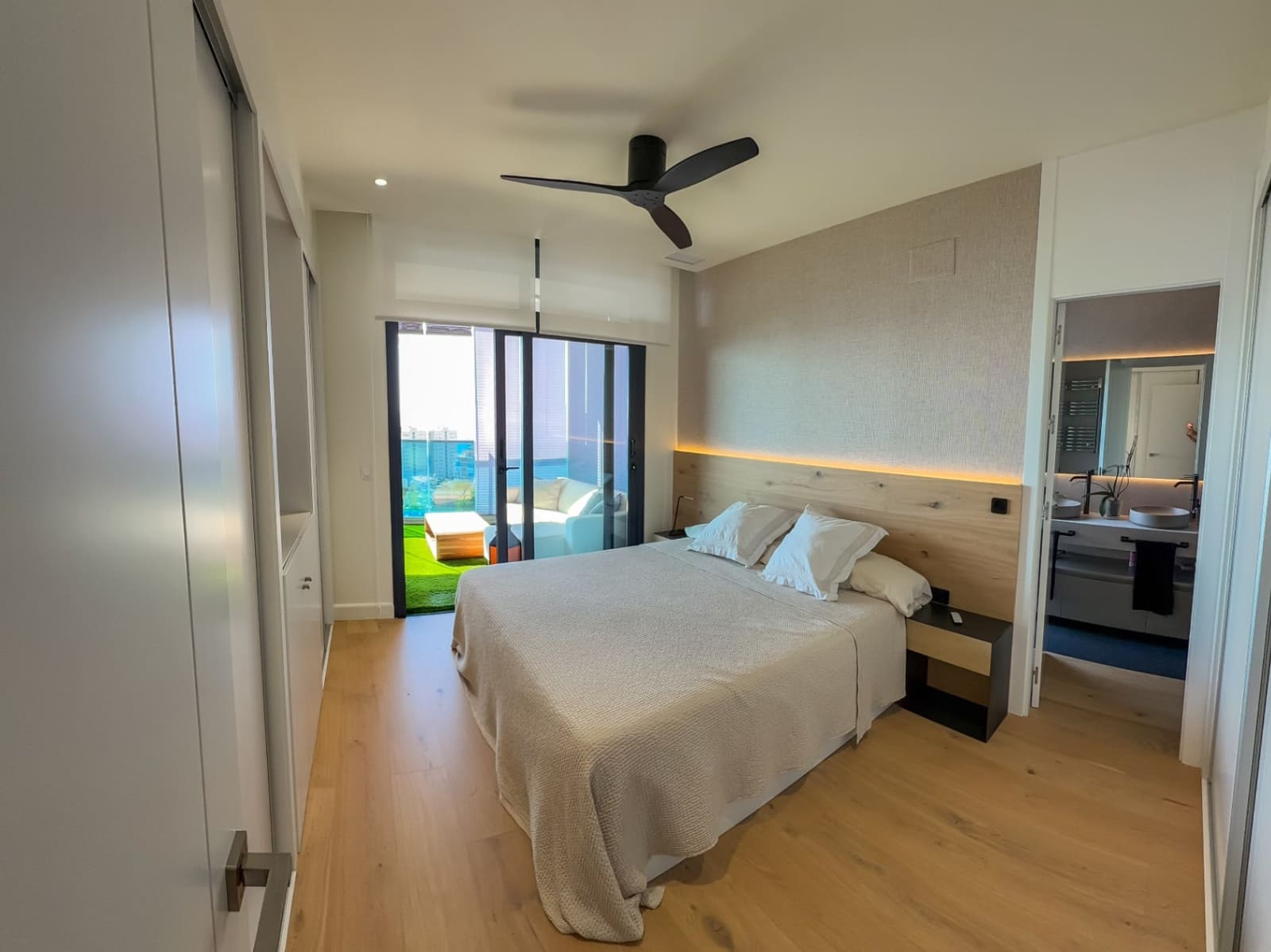 3 sypialnia Apartament na sprzedaż w Benidorm z basenem - 810 000 € (Ref: 9611830)