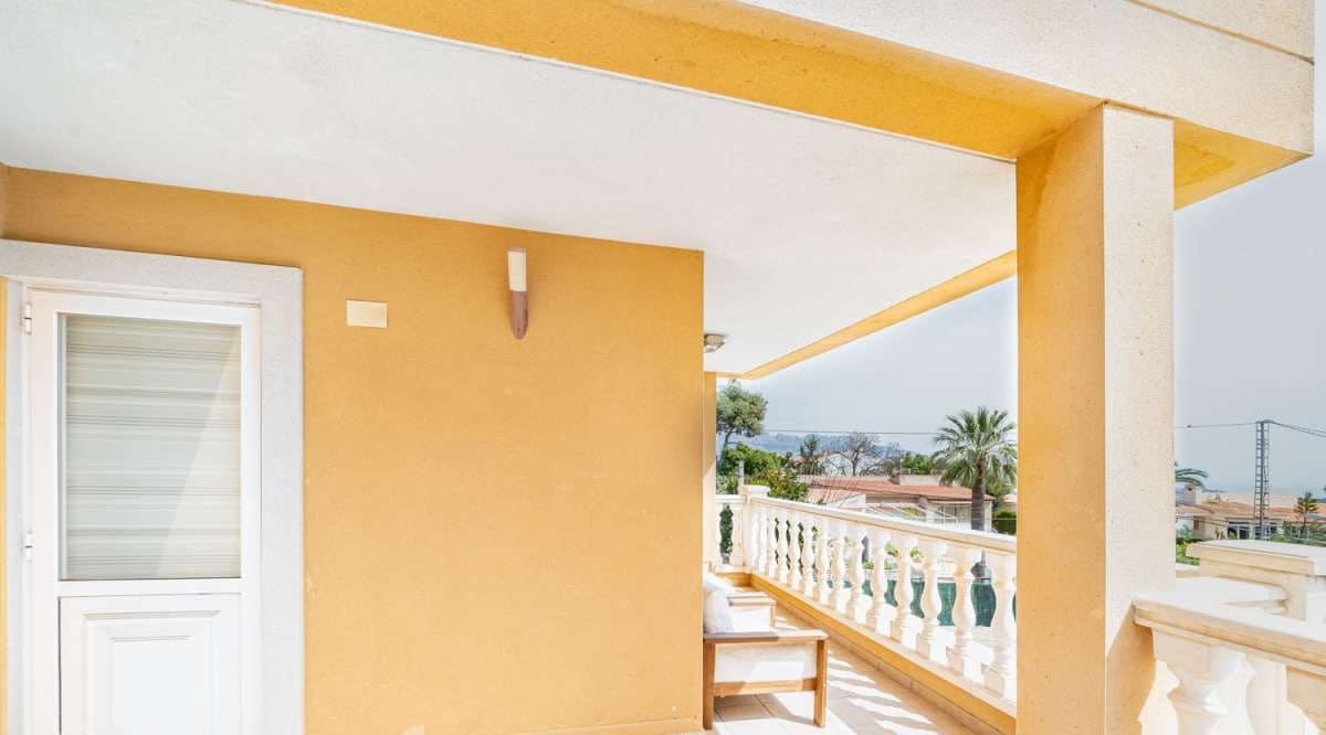 3 soveværelse Villa til salg i La Nucia med swimmingpool - € 444.000 (Ref: 9616765)