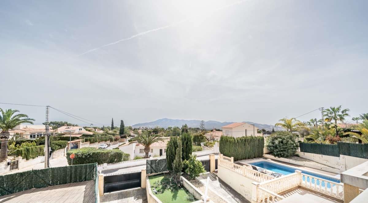 3 soveværelse Villa til salg i La Nucia med swimmingpool - € 444.000 (Ref: 9616765)