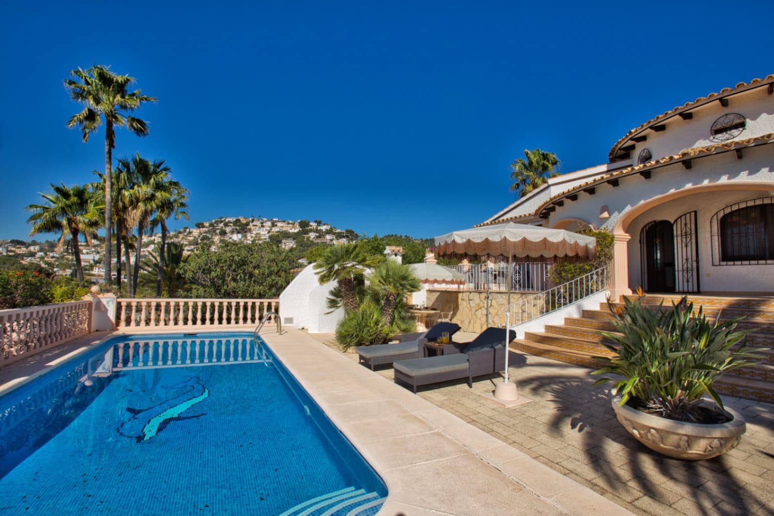 Chalet de 3 habitaciones en Benissa en venta con piscina - 1.200.000 € (Ref: 9739107)