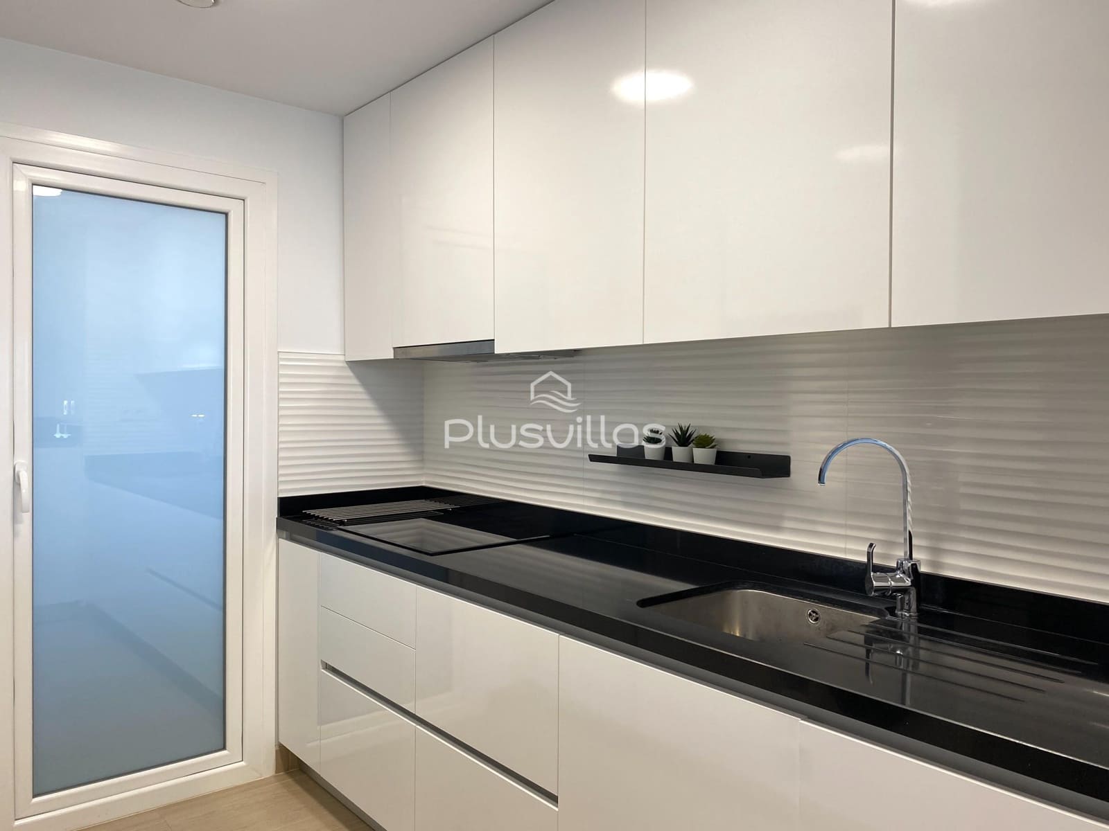 2 bedroom Apartment for sale in Calpe / Calp with pool - € 445,000 (Ref: 9752329)