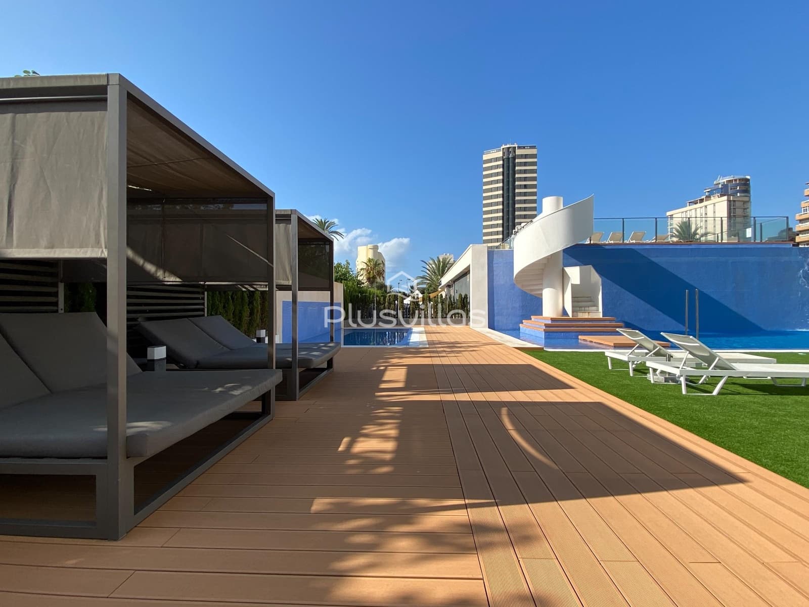 2 bedroom Apartment for sale in Calpe / Calp with pool - € 445,000 (Ref: 9752329)