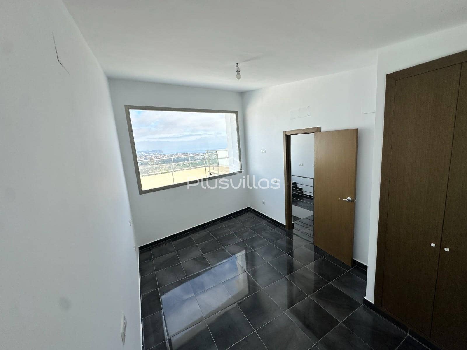 5 sypialnia Bungalow na sprzedaż w Calpe / Calp z basenem - 518 000 € (Ref: 9765183)