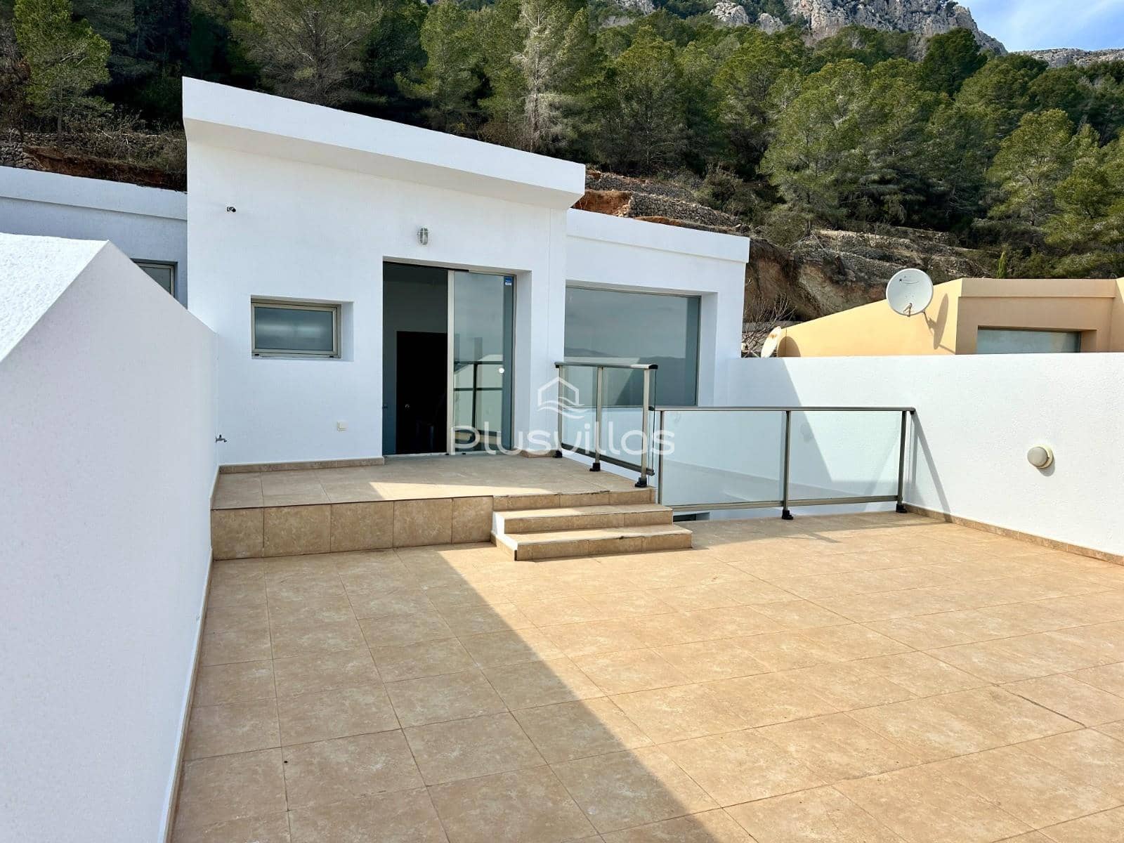5 sypialnia Bungalow na sprzedaż w Calpe / Calp z basenem - 518 000 € (Ref: 9765183)