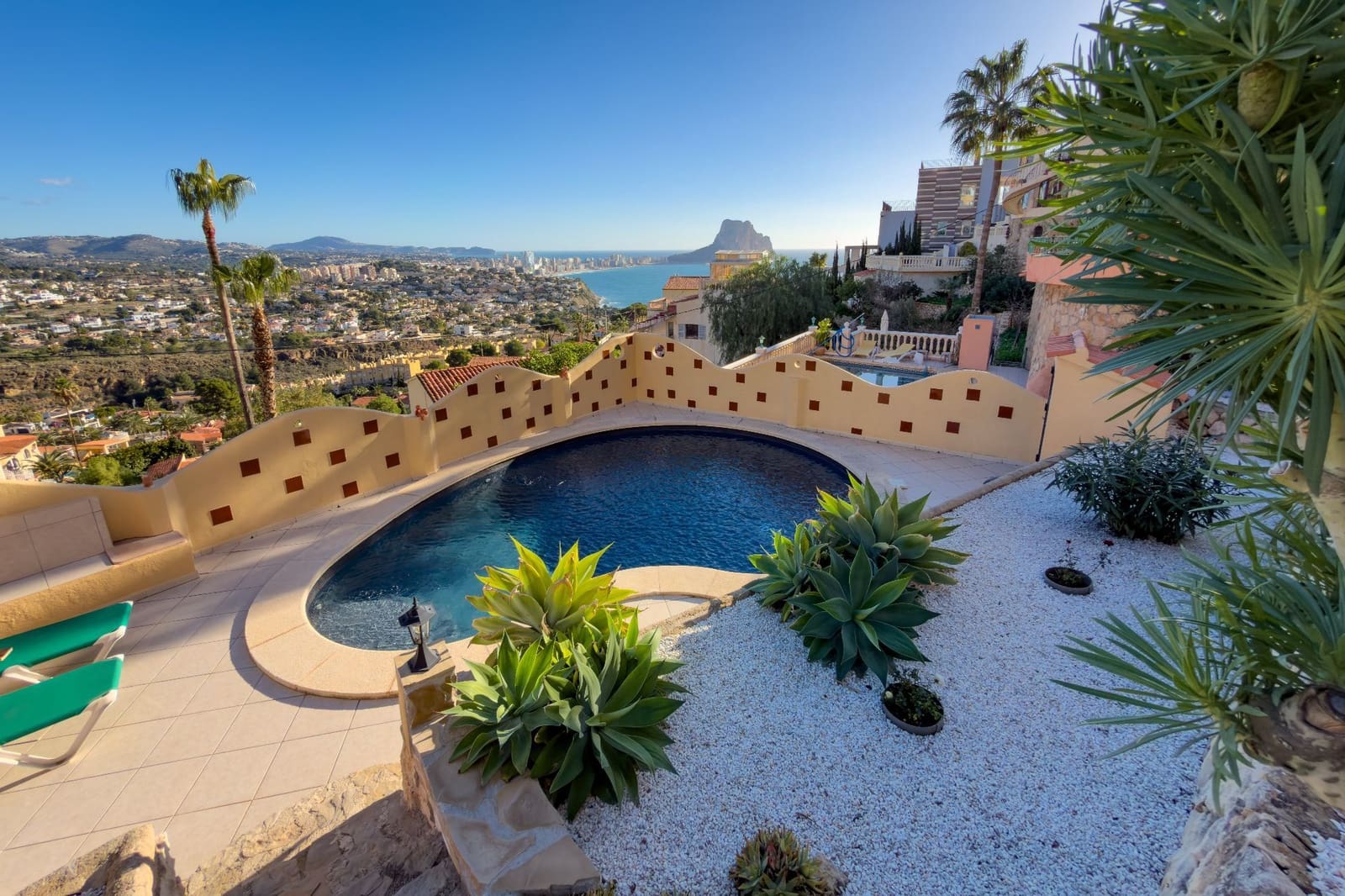 4 makuuhuone Huvila myytävänä paikassa Calpe / Calp mukana uima-altaan - 675 000 € (Ref: 9774325)